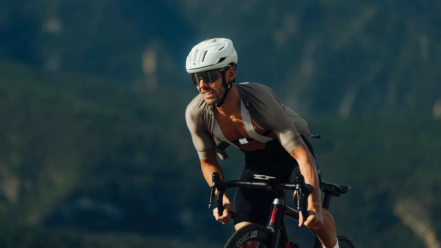 hDrop Gen 2 shown worn during endurance training, reflecting its intended use as a repeat-session sweat profiling tool